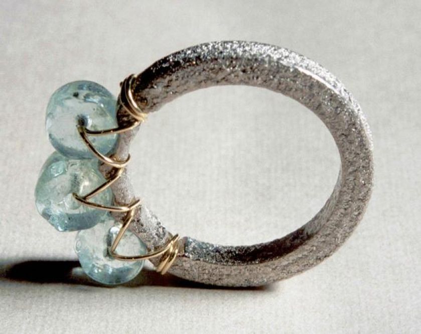 Biżuteria projektu Jarosława Westermarka.