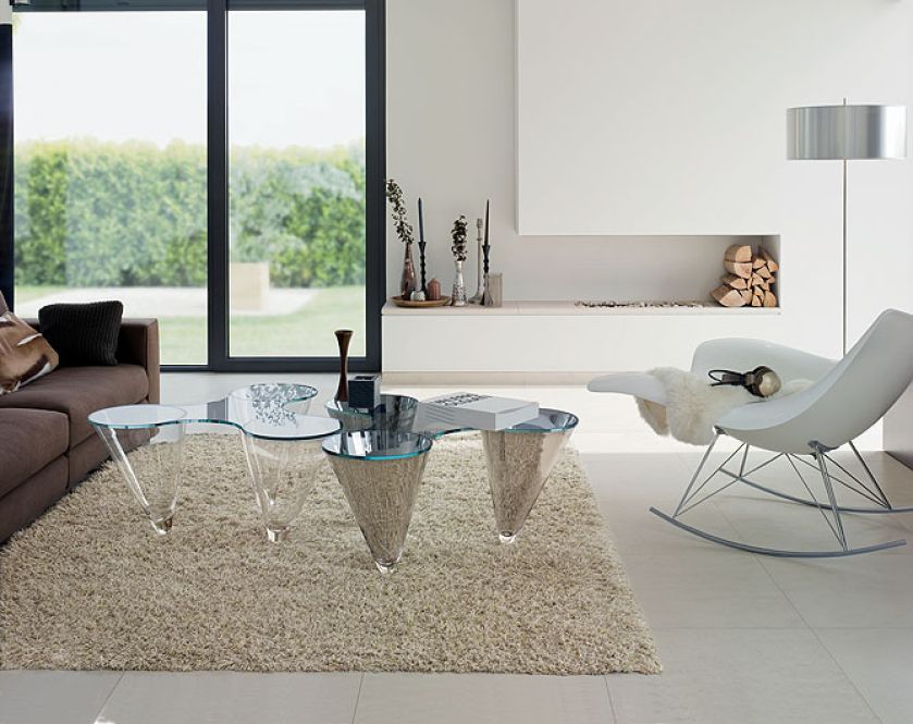 Cały ze szkła kosztuje 9678 zł. ASYMETRIA STUDIO, DOMOTEKA