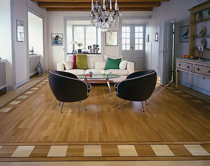 Dowód na to, jak nowocześnie może wyglądać podłoga z tego drewna. TARKETT
