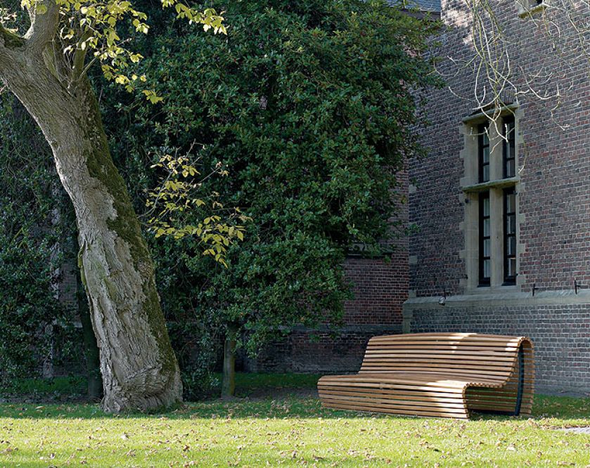 Ogrodowa Titikaka proj. Naoto Fukasawy. B B ITALIA