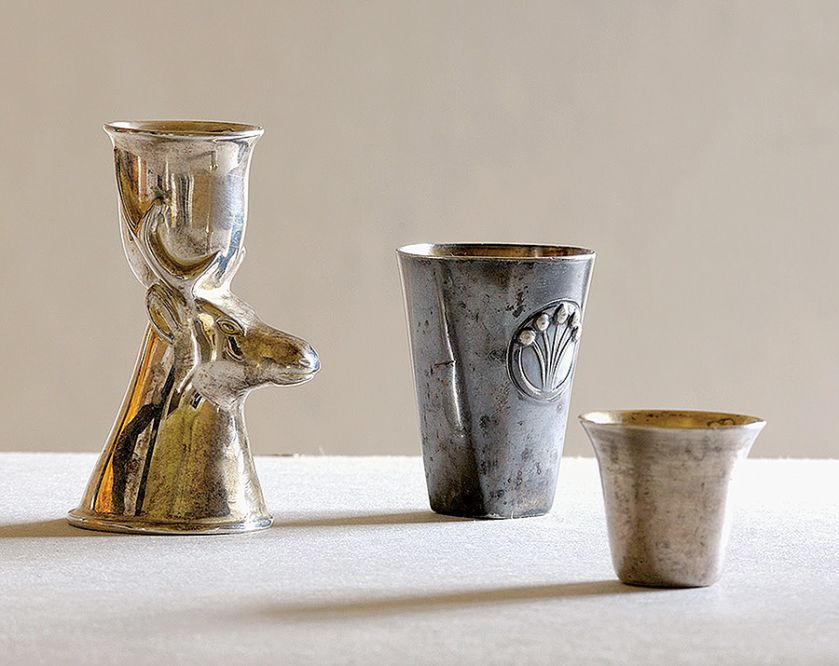 Kielichy mosiężne repusowane i odlewane.