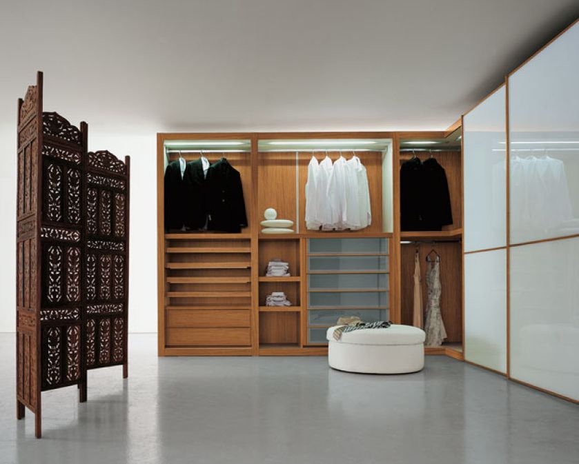 Prosta forma zawsze w modzie. Garderoba firmy Pianca kosztuje około 15 000 zł. ABAR