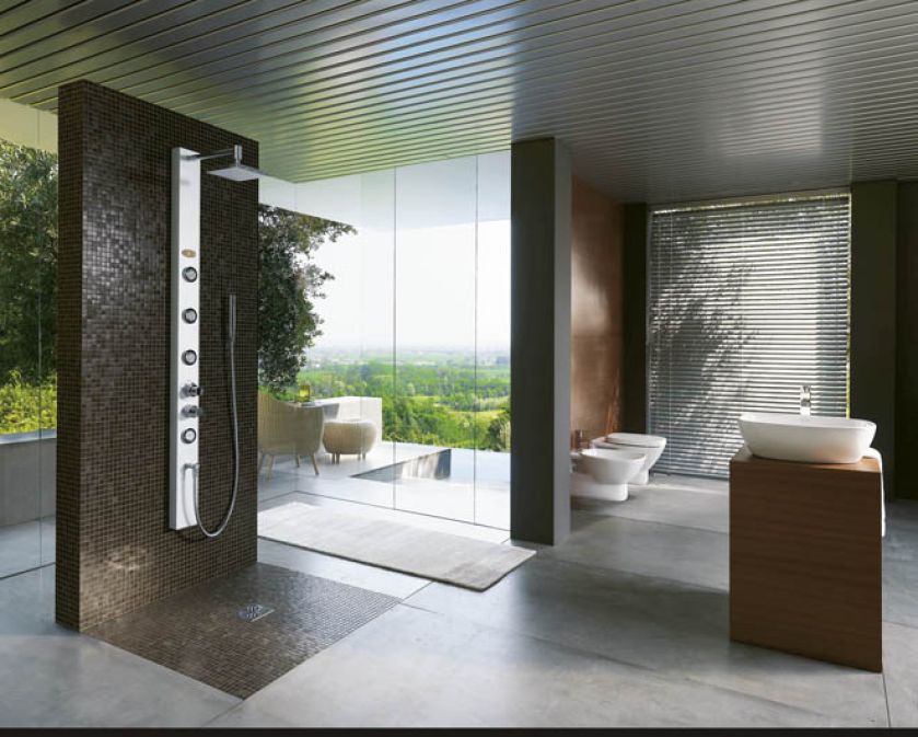 Prysznic z czterema dyszami do hydromasażu. JACUZZI