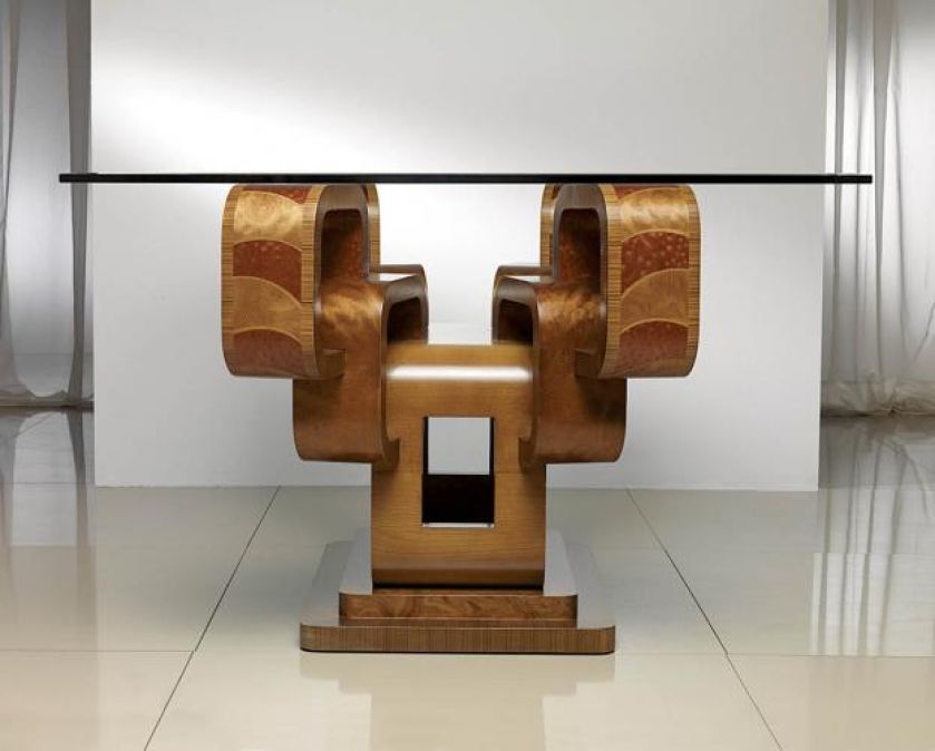 Oryginalne połączenie intarsjowanego drewna ze szkłem. PATT MEBEL