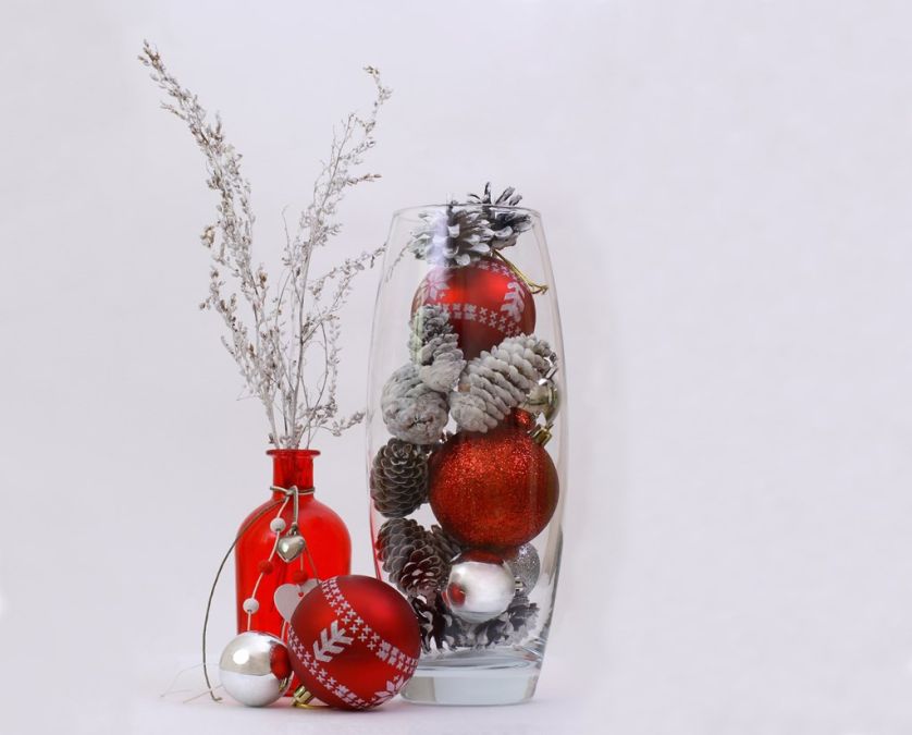 ozdoby świąteczne w wazonie