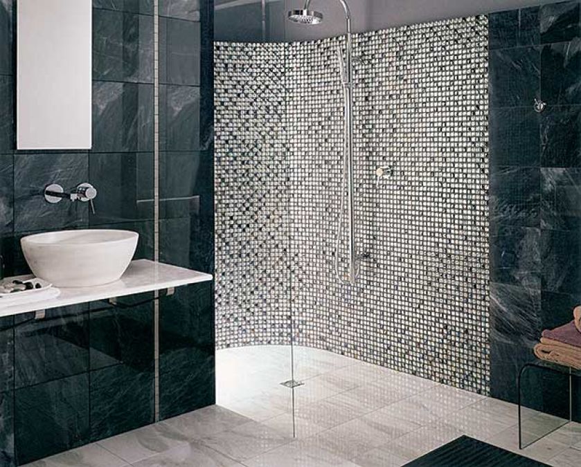 W tym sezonie modne jest to, co się błyszczy - panel prysznicowy Logic hiszpańskiej fabryki System Poll kosztuje 6500