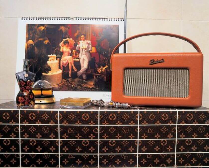 Dekoracyjne przedmioty w łazience. Zabawy z kolorami