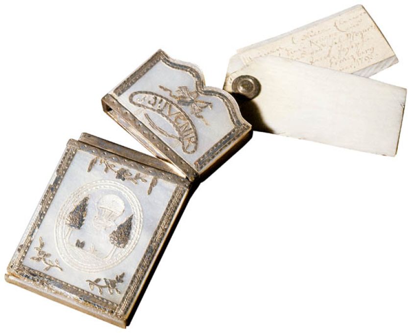 Ten wizytownik przypomina zapalniczkę Zipo. Tymczasem zamiast ognia wyskakują z niego karty wizytowe, fot. FORUM