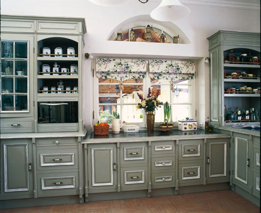 Dwór stanął w okolicy jakby żywcem wyjętej z obrazów Chełmońskiego