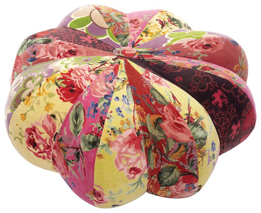 Poduszka patchworkowa. TK MAXX. Sztuka układania poduch