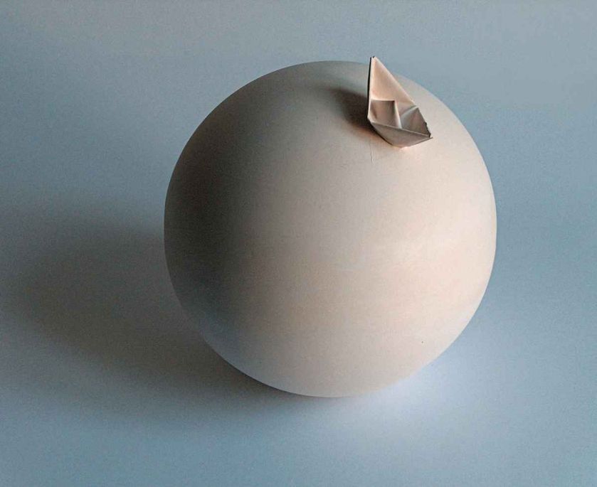 Ważny jest szczegół: minimalistyczne rzeźby Katarzyny Handzlik . Rzeźba, sztuka, artyzm, rzeźby, rzeźby z gliny, rzeźby z papieru, katarzyna handzlik, polska