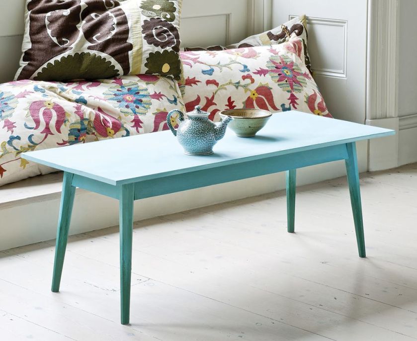 STOLIK Z EFEKTEM OMBRE, pomalowany farbami kredowymi w odcieniach Amsterdam Green, Provence i Old White,