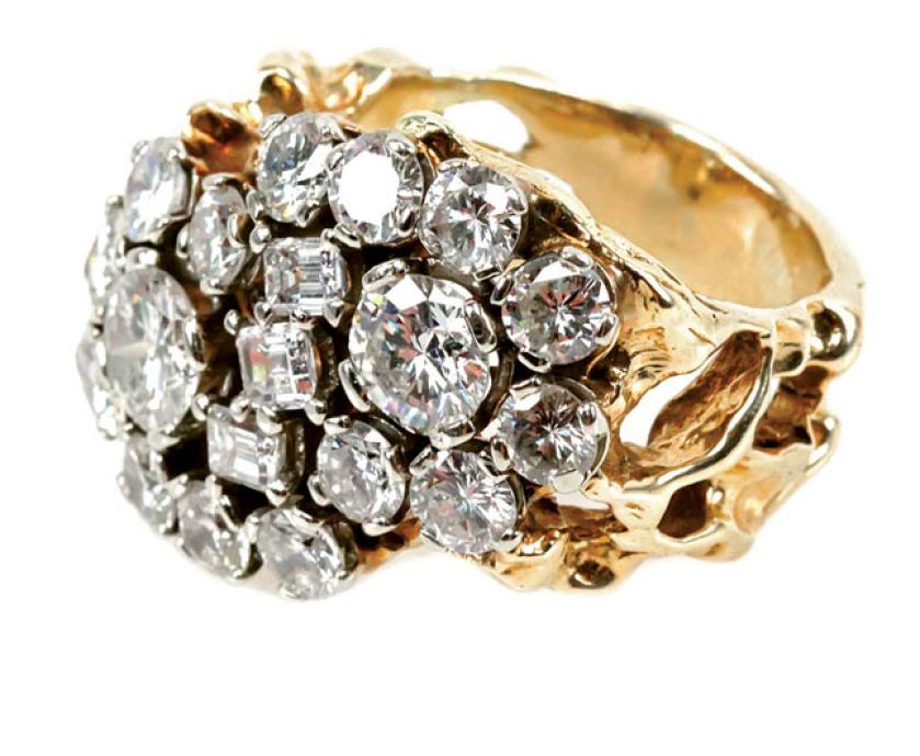 Pierścień Elvisa Presleya z 10-karatowym diamentem.