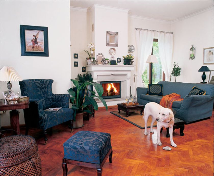 W salonie króluje styl klasyczny z domieszką Orientu.