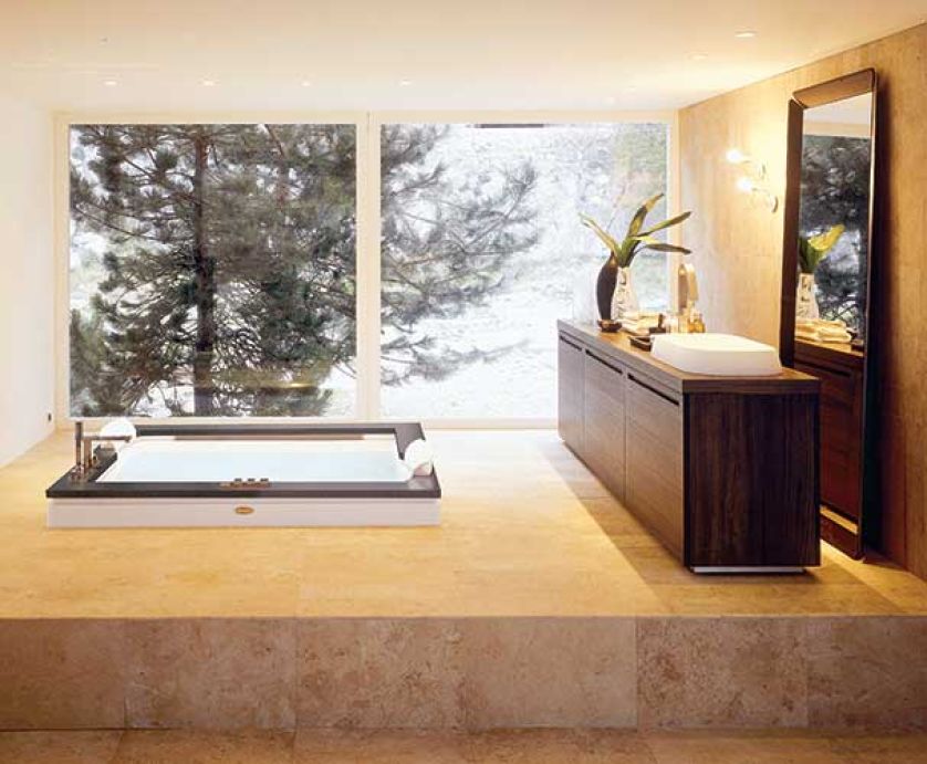 Wanna do zabudowy Aura Plus z drewna egzotycznego (w kolorze tek, wenge, urban) lub czarnego marmuru. Może mieć hydromasaż