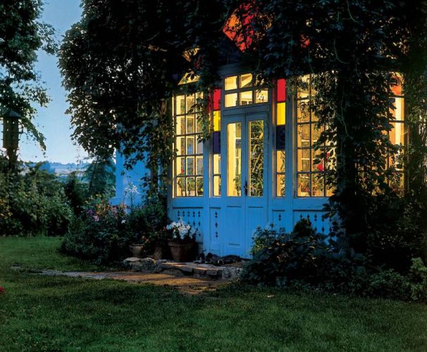 Weranda obrośnięta bluszczem. Gdzie wszystko rośne bujniej