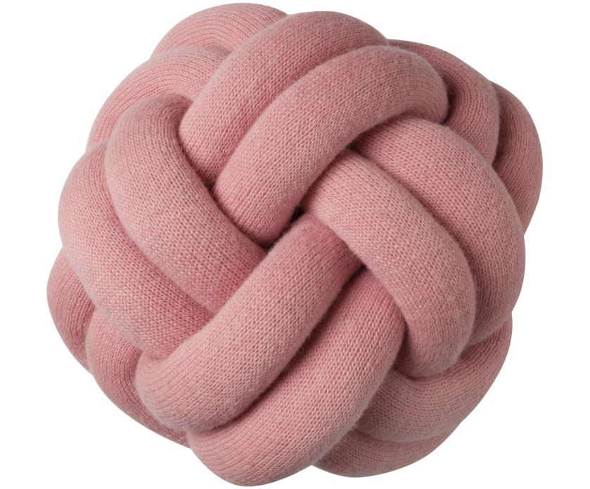 Poduszka Knot, westwing.pl. Dobre zestawienie: pudrowy róż plus miedź lub szmaragd