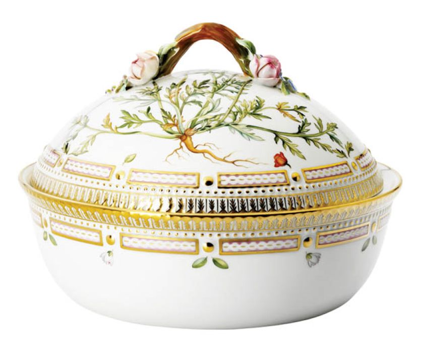 Z uchwytem w kształcie gałęzi krzewu różanego. ROYAL COPENHAGEN