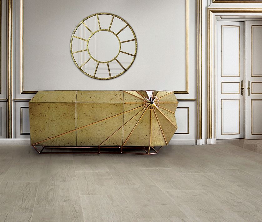 MILAN GOLD, drzwiczki zdobione różą wiatrów – to na cześć odkrywców nowych lądów, do tego złoto i lite drewno