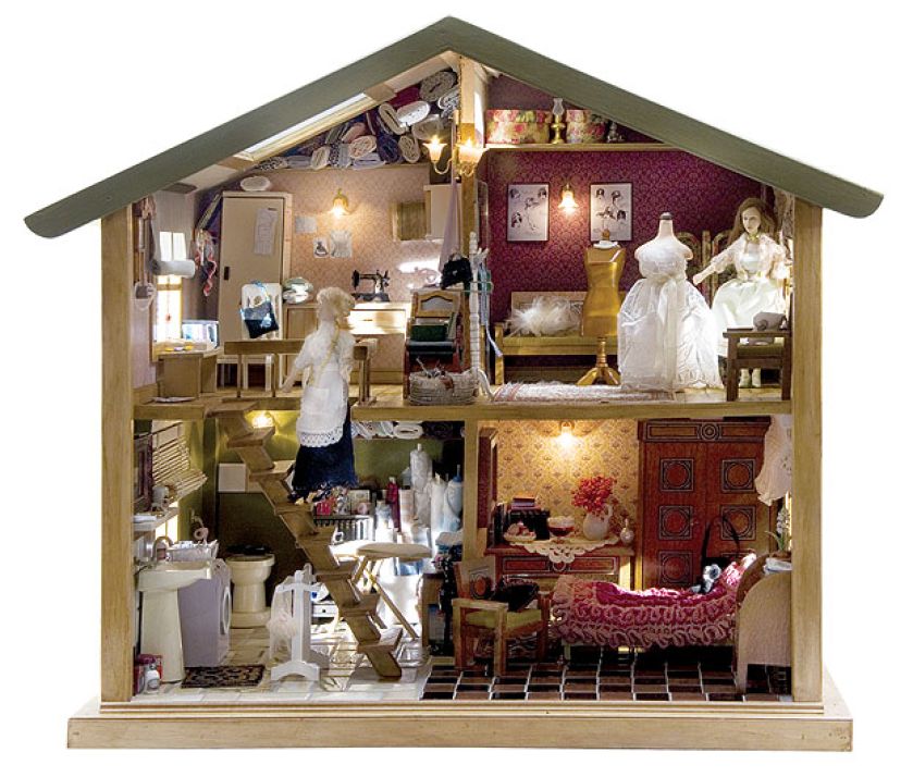 Domek krawcowej z przymierzalnią na piętrze.