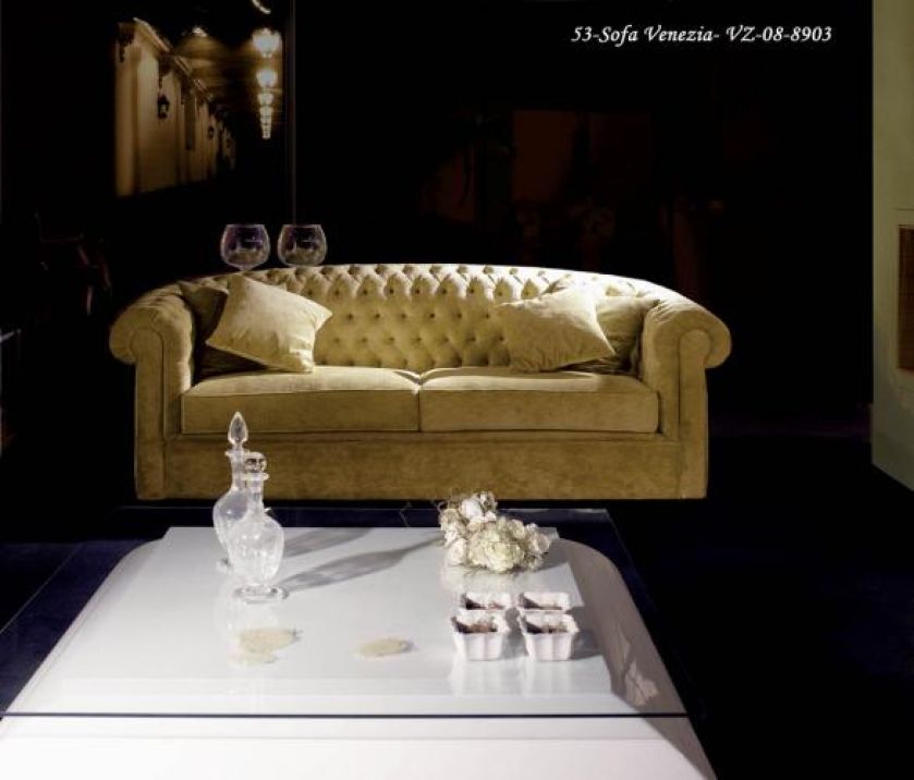 Pikowana Venezia firmy Jetclass – od 2964 do 4484 euro. MIRAGE DESIGN