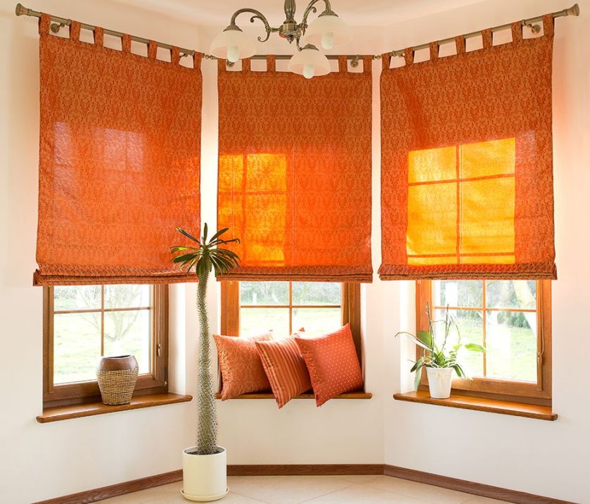 Rolety w energetycznych kolorach - ocieplą pomieszczenie.