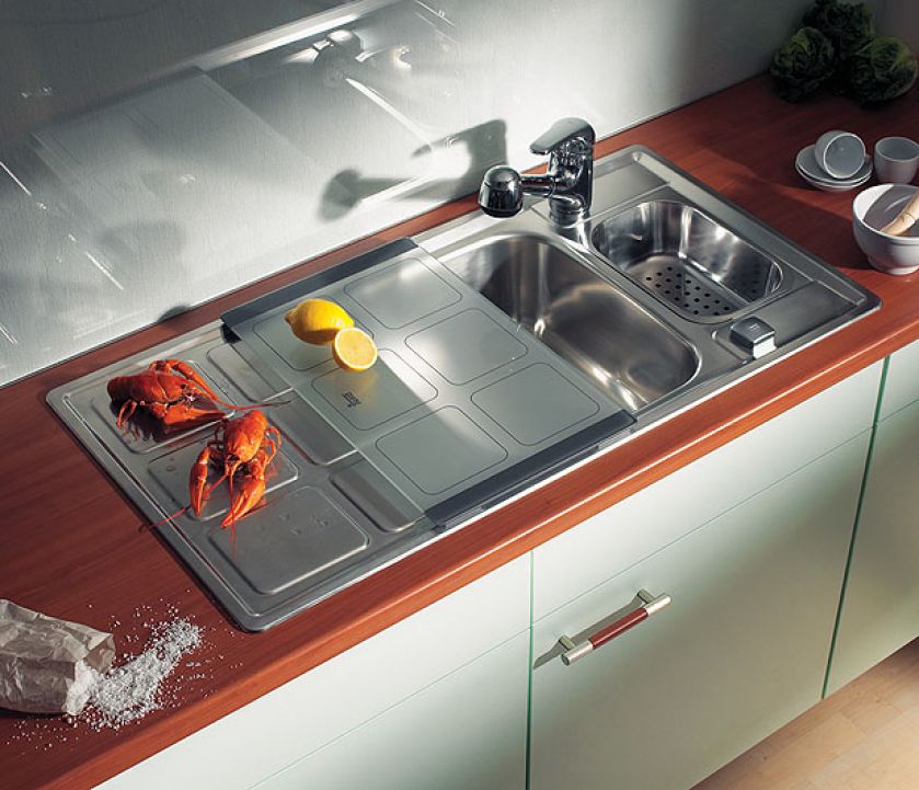 Cuadro 60 B-CN ze stali polerowanej, z sitkiem i szklaną deską. Cena 1799 zł. TEKA Polska