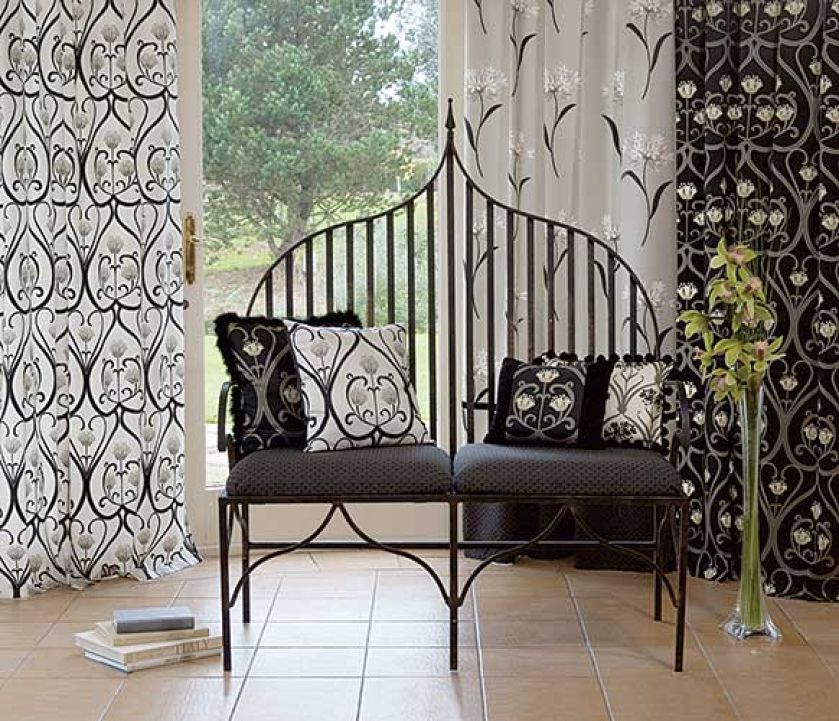 Ławka dla dwojga na czułe tete-a-tete. ARANŻER