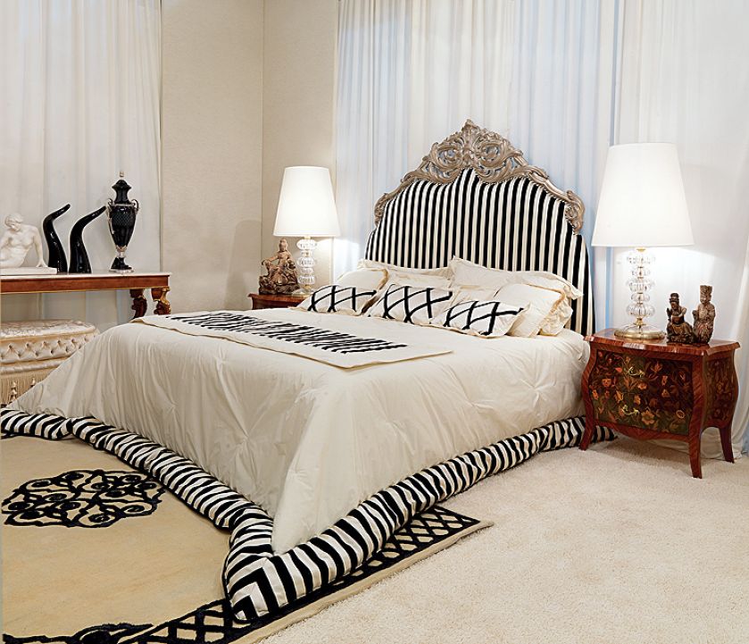 Neobarokowe łóżko Canova marki Zanaboni, ok. 16 100 euro z poduszkami i narzutą, Patt Mebel