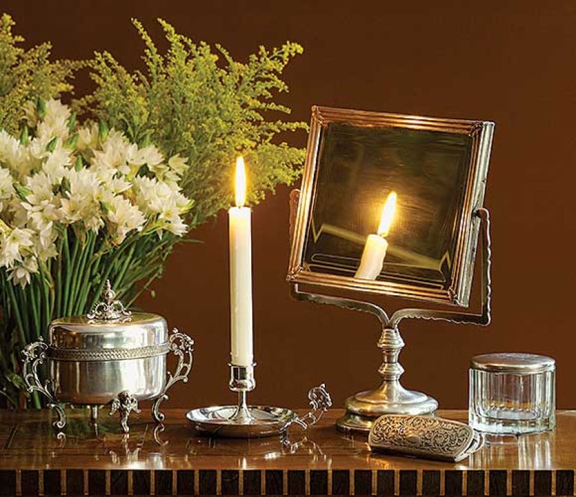 Świecznik nocny platerowany srebrem, Hefra. Fot. Aleksander Rutkowski