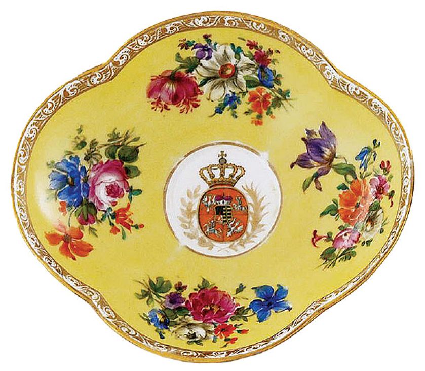 Spodek z herbem Rzeczypospolitej  i Litwy pod koroną królewską