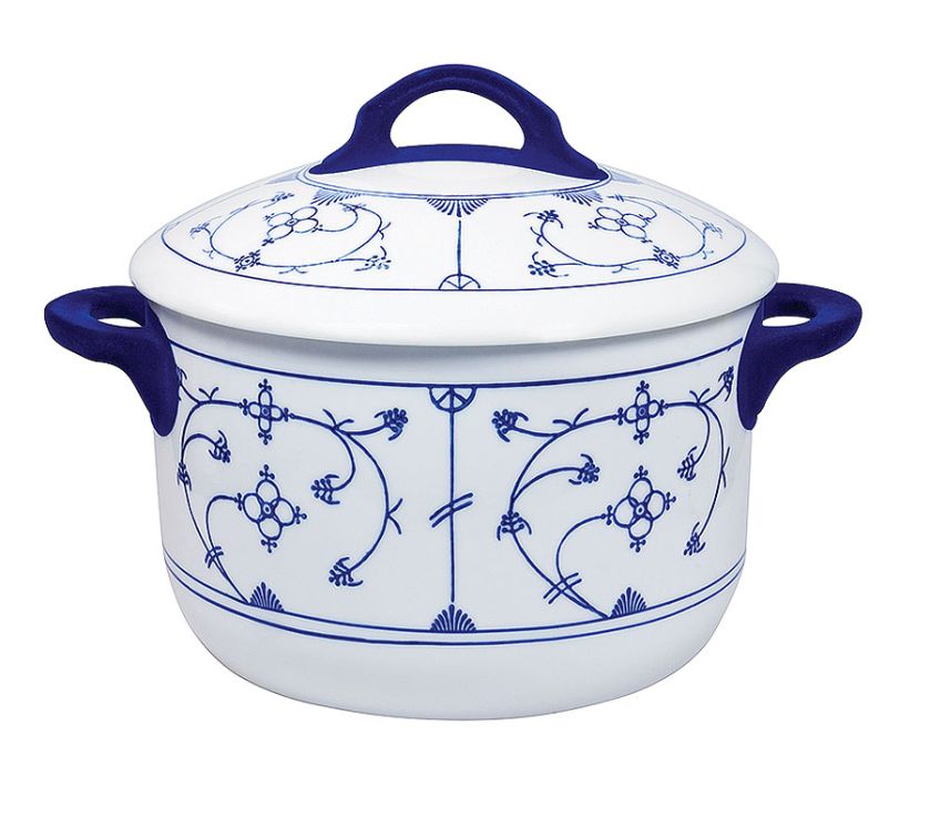 Ciągle zmieniany wzór trafiał na talerzyki i filiżanki do kolejnych manufaktur: Winterling, Arzberg, Königlich Tettau,