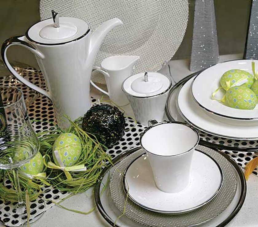 Biała porcelana z platynową obwódką, czyli serwis Coliseum Platinium włoskiej firmy Le Perle dobrze wygląda