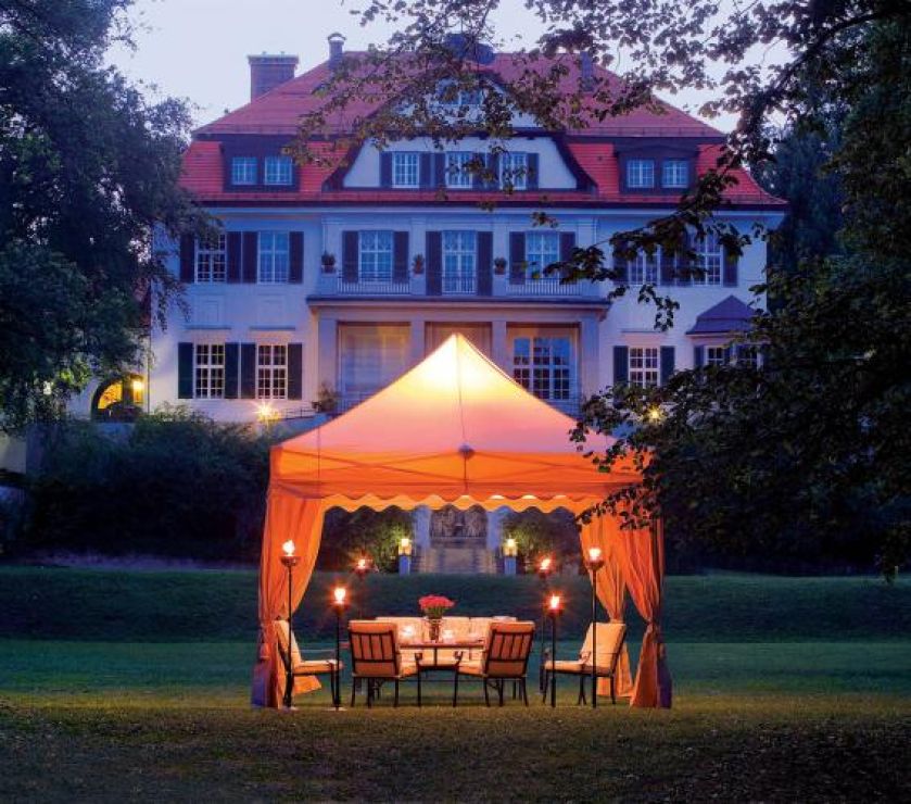 Za zestaw Ambassador zapłacimy 8999 zł. KLUSEX