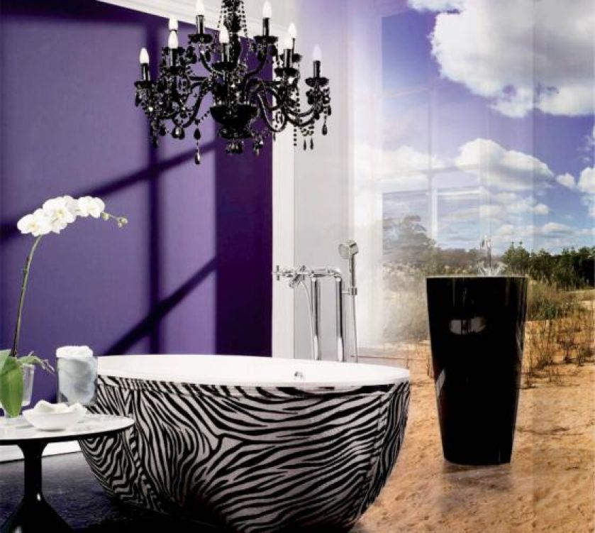 Wanny francuskiej firmy Aquamass mogą być z zewnątrz malowane, okładane mozaiką, metalowe, a nawet skórzane. AQUAMASS