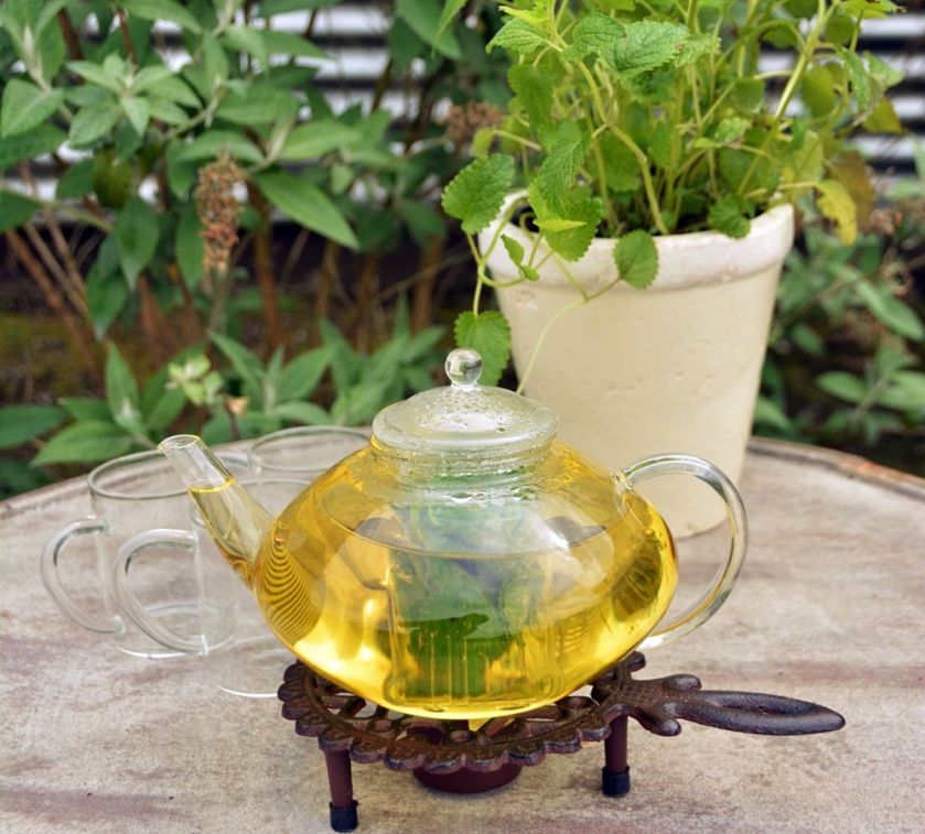 dzbanek z zaparzaczem