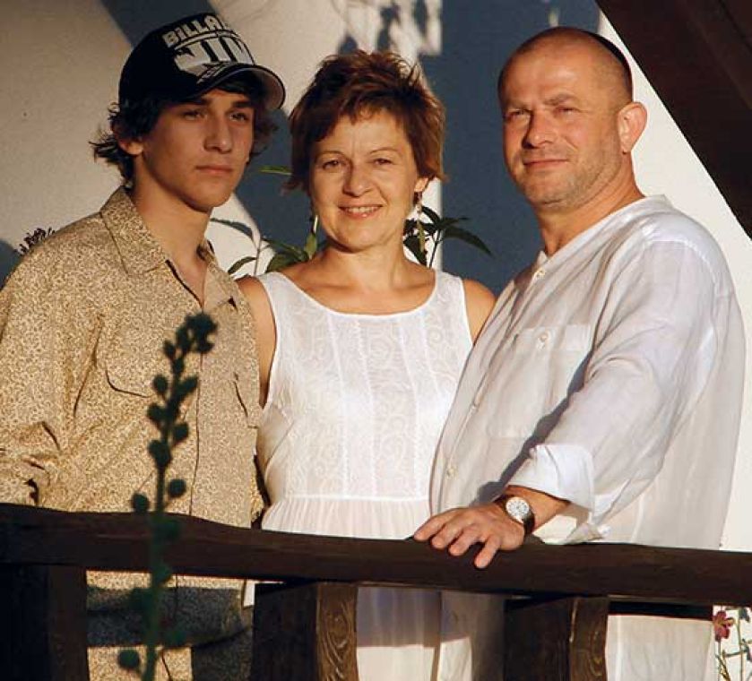 Magda, Paweł i Paweł junior. Ogród jak sprzed lat