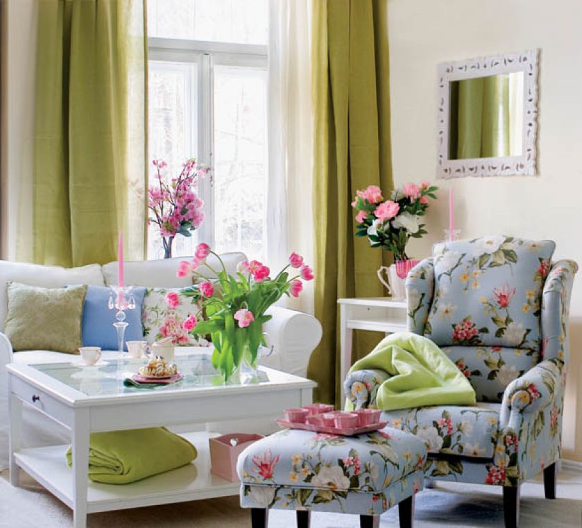 Projektanci tkanin bawią się kwietnymi wzorami. Wzory i kolory do wyboru.