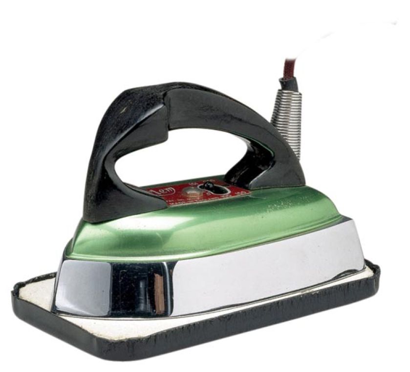 Elektryczne, angielskie żelazko, ok. 1954 r., fot. Forum