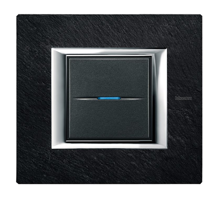 Przykład włącznika z kolekcji Axolute. Zdjęcie: Legrand