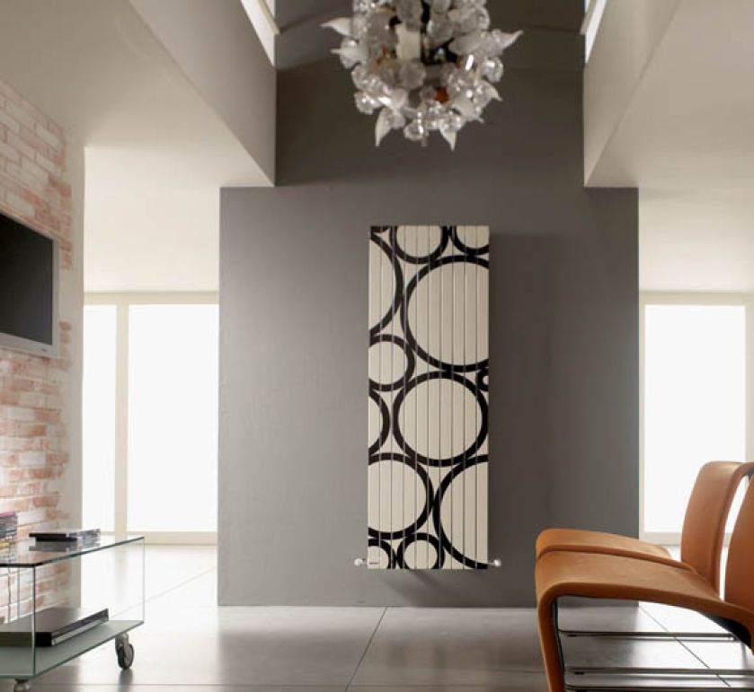 Z gotowym wzorem. Ci, którzy mają pomysł na własną grafikę, powinni zamówić Rosy Picture. CORDIVARI