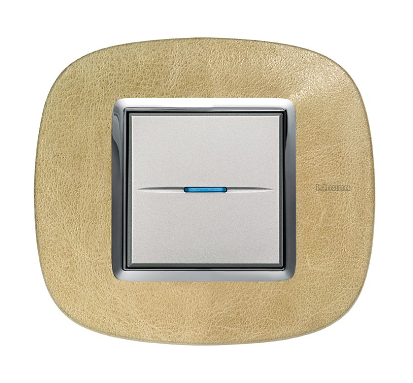 Przykład włącznika z kolekcji Axolute. Zdjęcie: Legrand