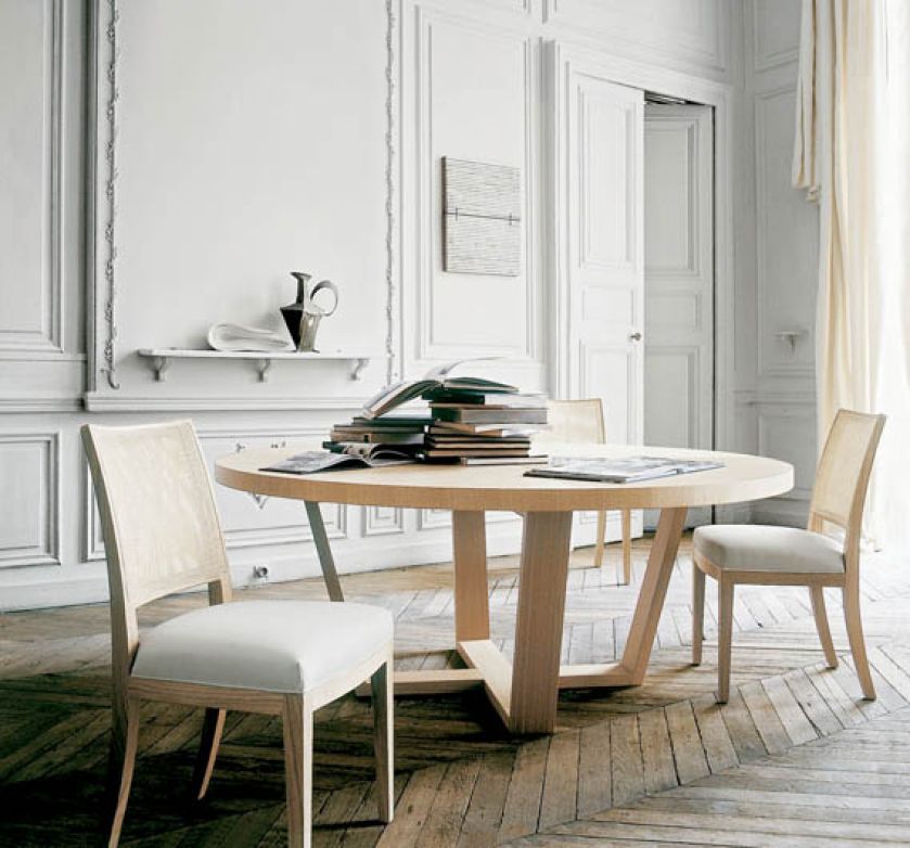 Frog włoskiej fabryki Porada jest zrobiony z litego orzecha. Cena - od 14 700 zł (zależnie od wielkości). INTERSTYLE