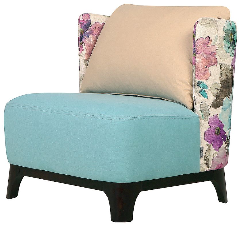 Moma Studio: fotel Alma Wood, od 2002 zł.