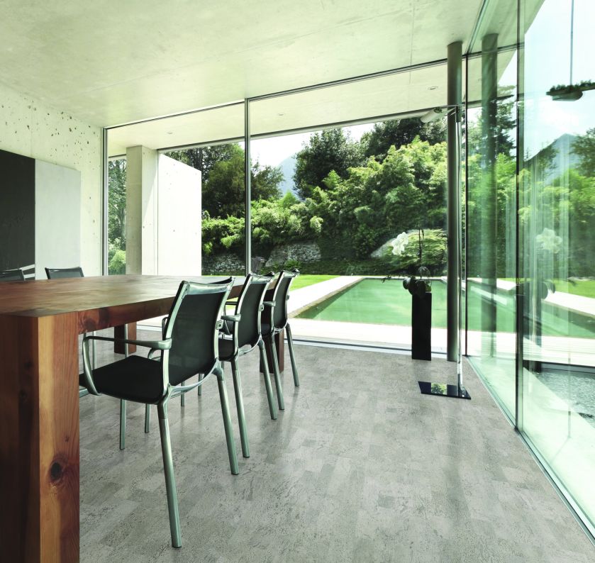 Praktyczny, funkcjonalny, trwały i niezwykle efektowny. Korek. Teraz zawitał w domach także jako element wykończenia wnętrza.