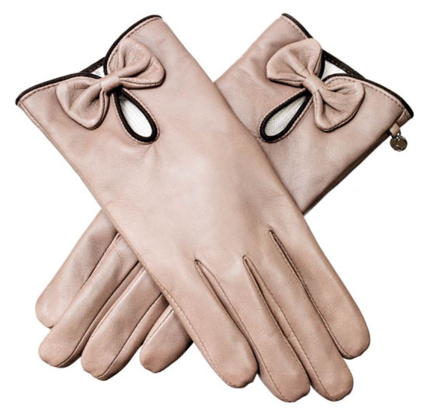 Miłośniczki kostiumów Channel innych rękawiczek nie włożą.