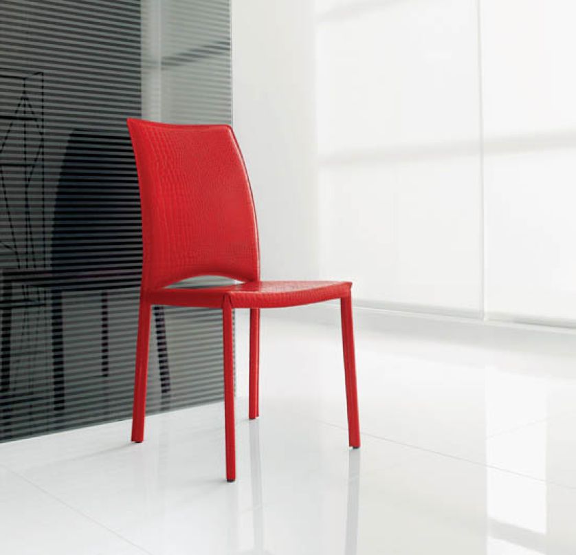 Całe obciągnięte skórą. ABAR HOME. Najmodniejsze krzesła