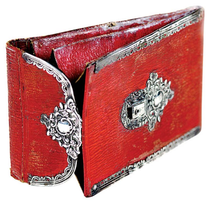 Skórzany wizytownik ze srebrnymi okuciami, Europa, 1870 r., z kolekcji Włodzimierza Hermana, fot. G. Kołodziej