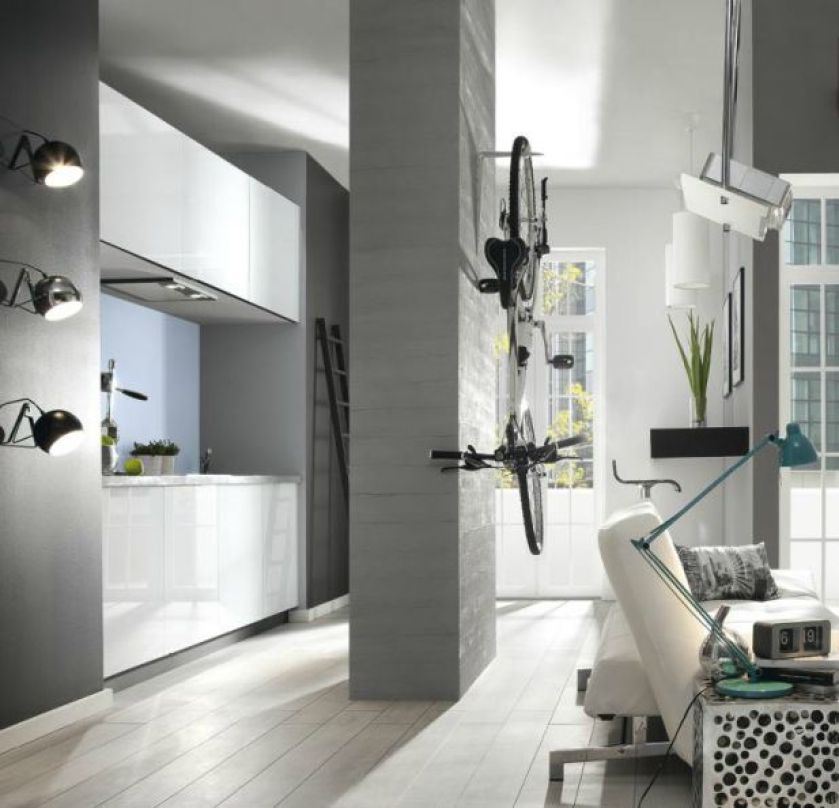 W skandynawskich wnętrzach dominują szarości i odcienie bieli.