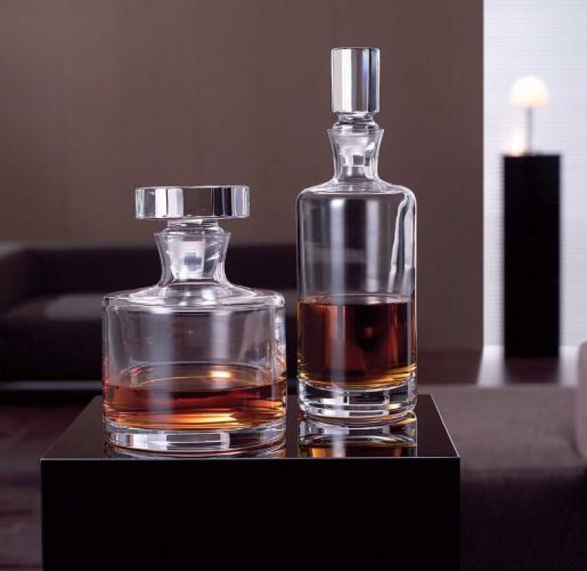 Ręcznie robione kryształowe karafki Lobby. Cena - około 300 zł/szt. LEONARDO